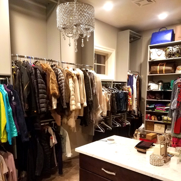 HUGE $⬇️🚭FREE & VERY CLEAN HOME! - Picture 1 of 1